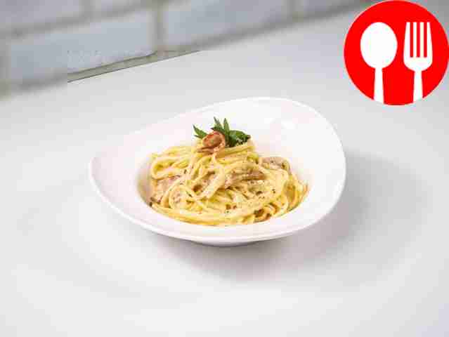 Homemade pasta carbonara