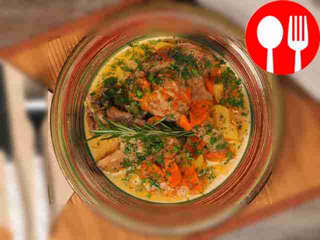 Утка, тушенная в казане