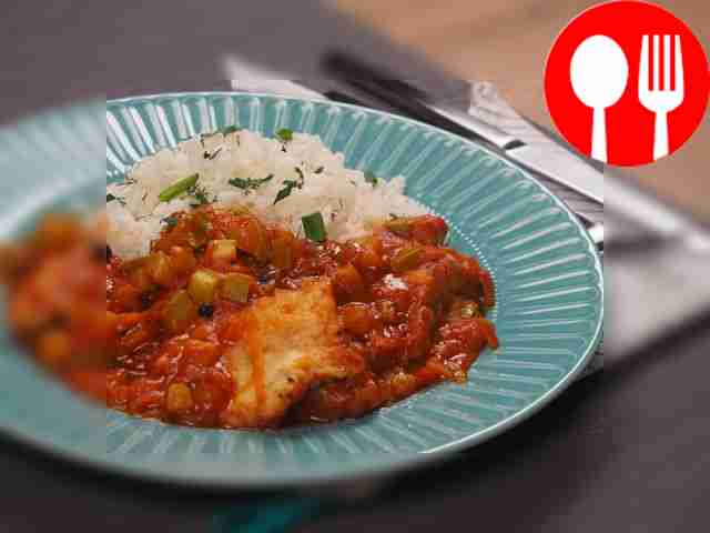 Жареный минтай с кабачками