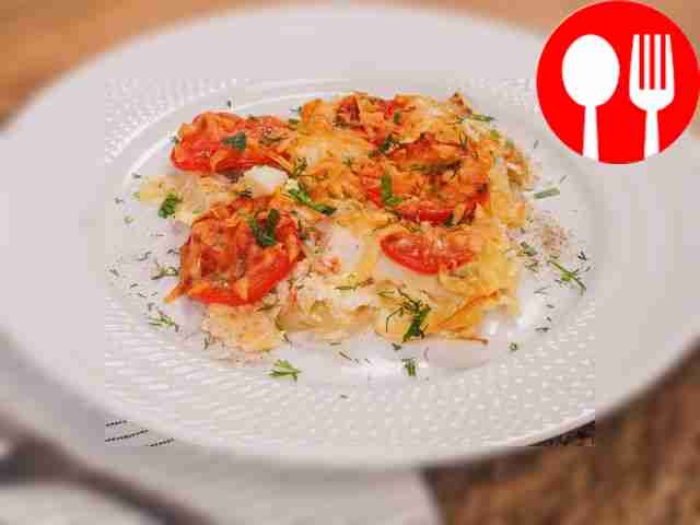 Минтай с помидорами в духовке