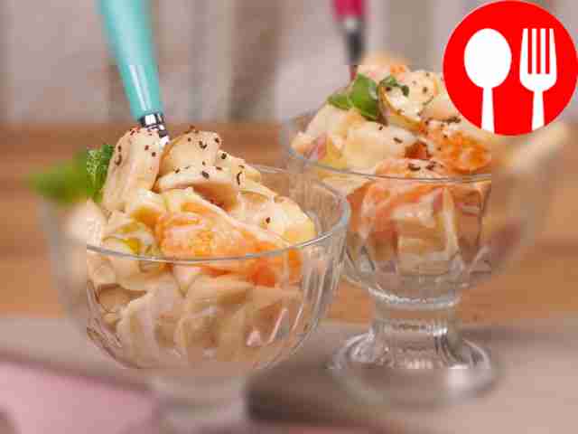 Фруктовый салат для детей на греческом йогурте с мандаринами