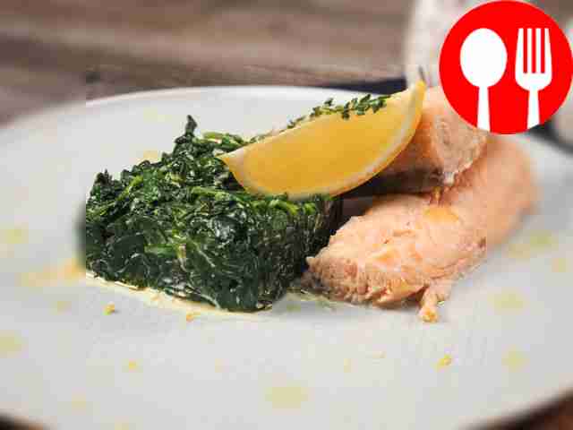 Шпинат в сливках