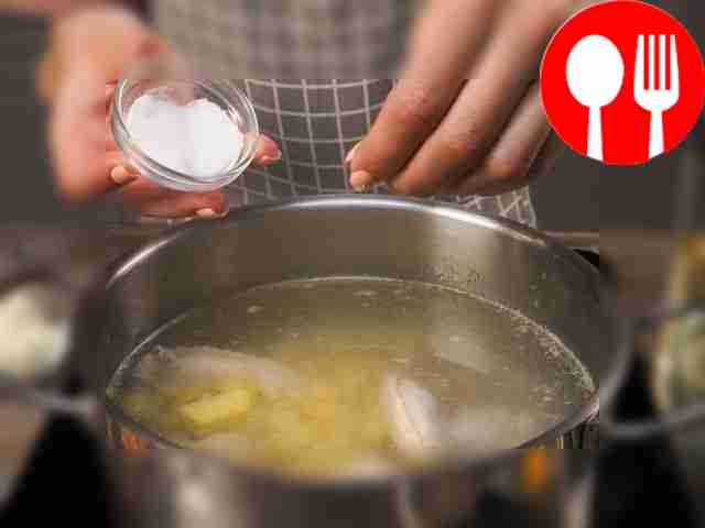 Cook the broth. Place the wings in a saucepan,...