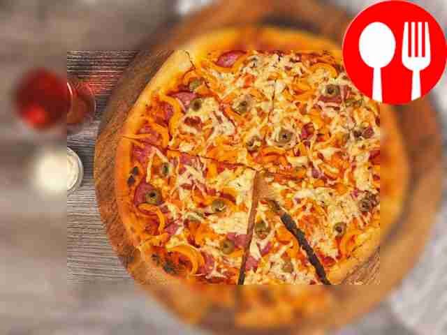 Pizza with sausage