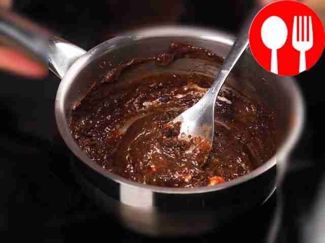 Make the glaze. In a thick-bottomed saucepan,...