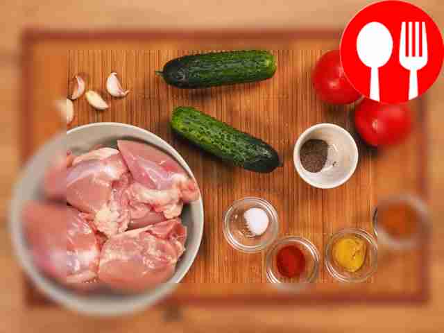 Turn on the oven at 180˚C. Rinse the beef pulp...