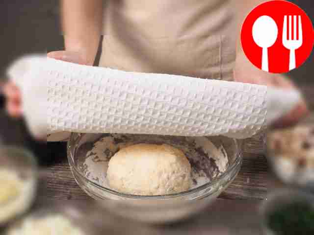 Приготовьте тесто для рулета. В миске смешайте...