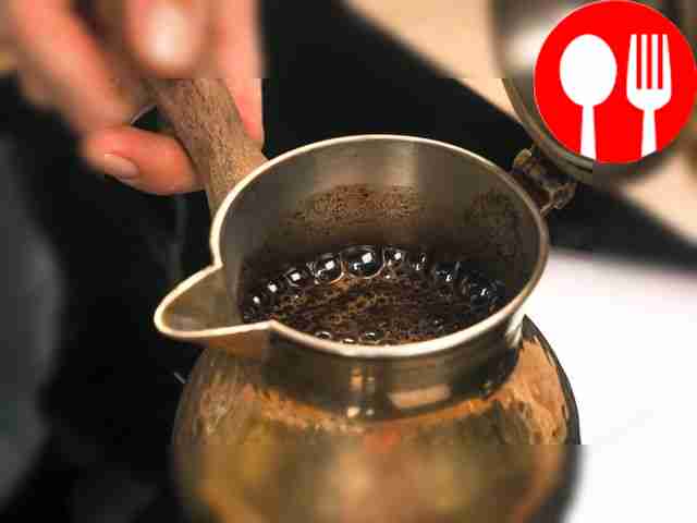 Заварите кофе. В турку всыпьте молотый кофе и...