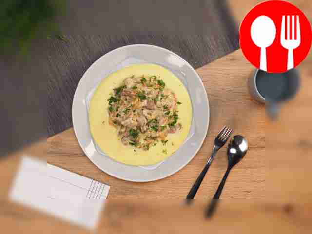 Гуляш со сметаной