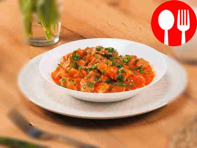 Гуляш с томатной подливкой