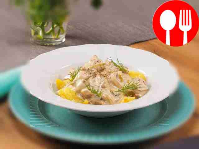 Гуляш с солеными огурцами