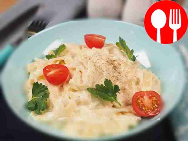 Fettuccine in creamy sauce