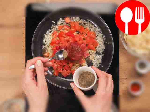 Prepare the gravy. Fry the garlic and onions...