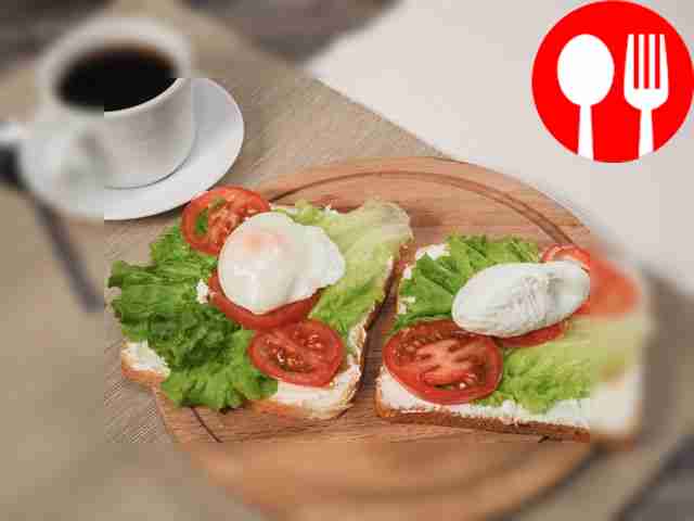 Sandwich with poached egg