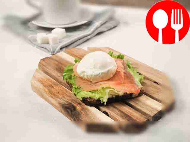 Sandwich with poached egg and salmon