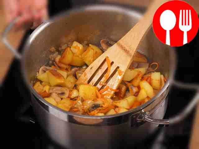 Send chopped vegetables (onions, carrots and...