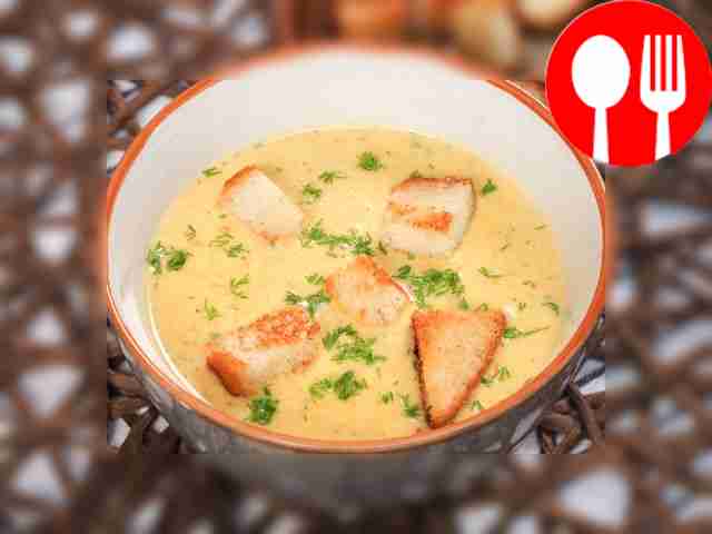 Cream soup of dried porcini mushrooms