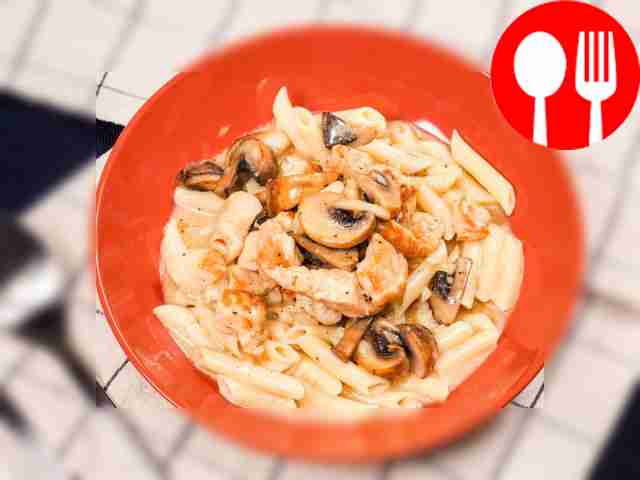 Turkey with mushrooms in sour cream sauce