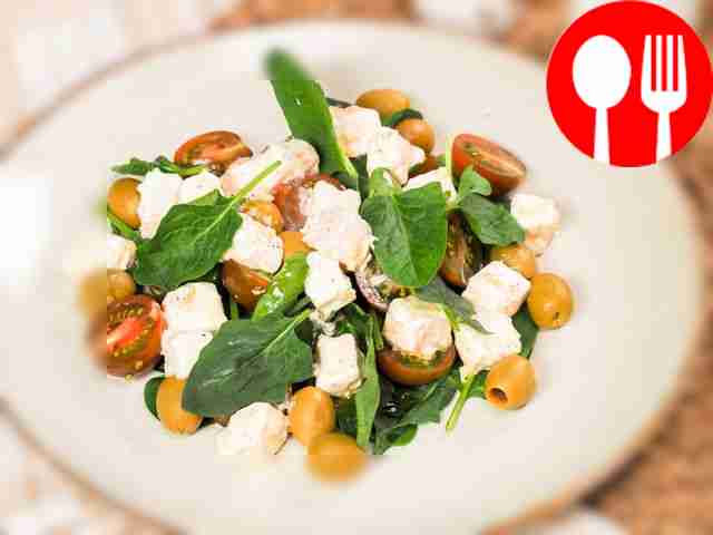 Салат с оливками