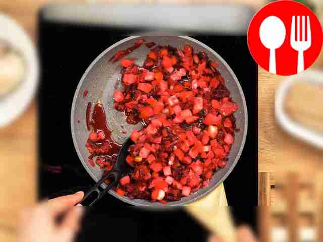 Приготовьте смесь. Розогрейте в глубокой...