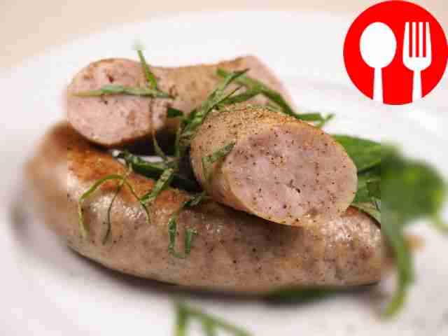 Колбаса на сковороде