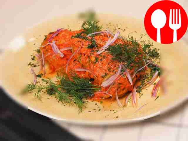 Голубцы в томатно-сметанном соусе