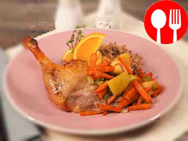 Duck with buckwheat and apples