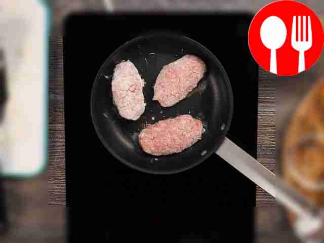 Proceed to the final stage. Pour vegetable oil...