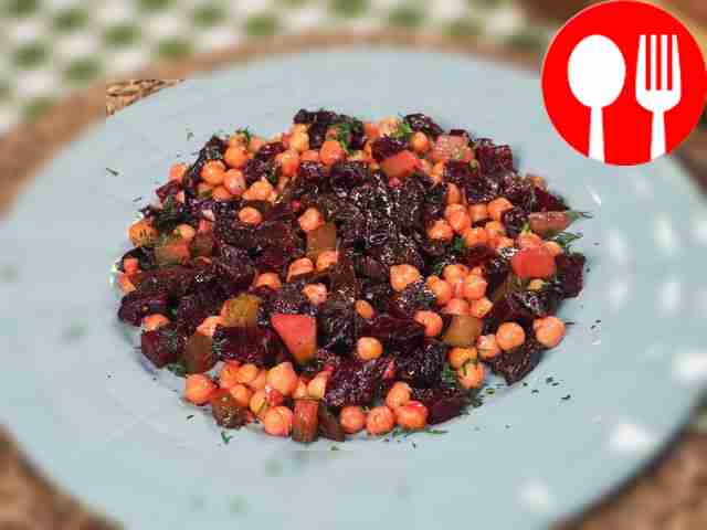 Salad with chickpeas and beets