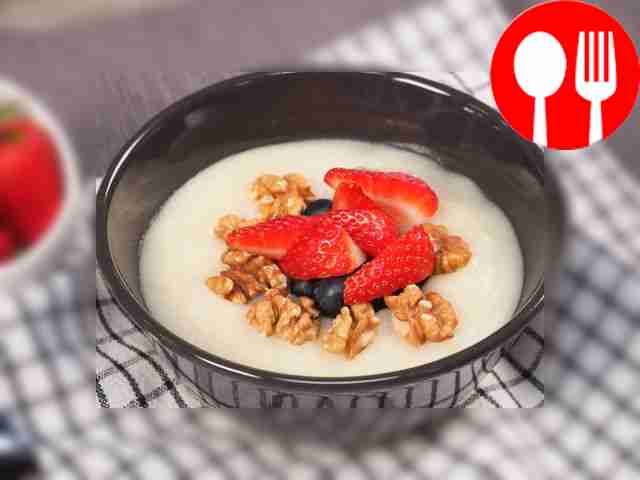 Semolina porridge on water