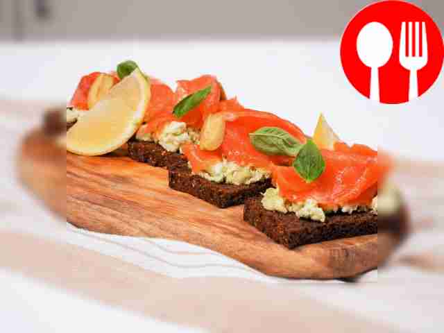 Тосты с творожным сыром