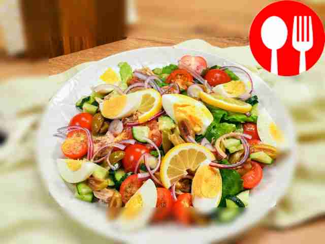 Салат из тунца с овощами