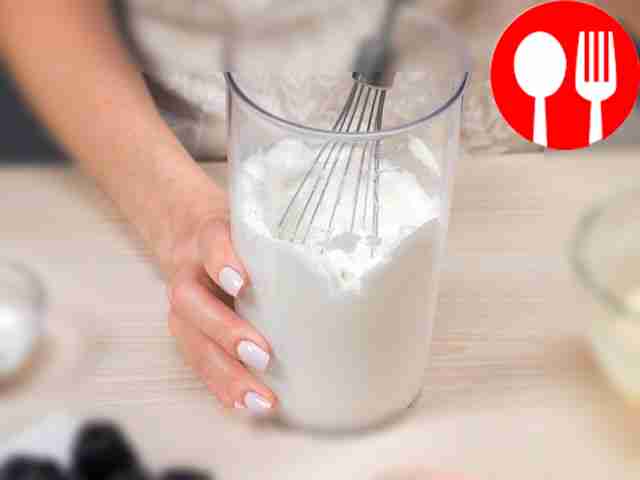 Prepare the dough. Add stevia, coconut, flour...