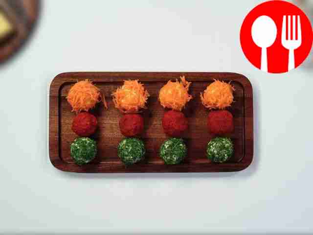 Chicken appetizer with cheese and garlic