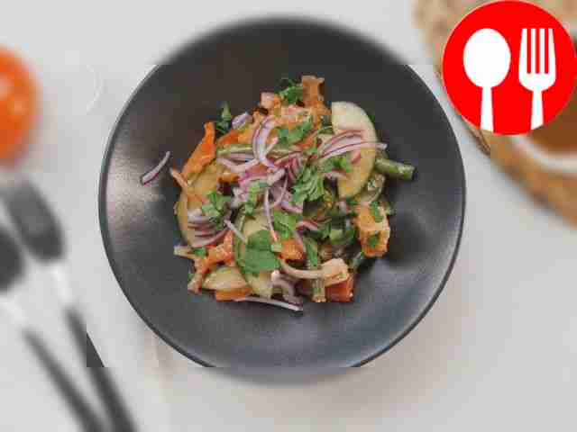 Теплый салат с тунцом