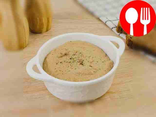 Chicken liver pate with butter