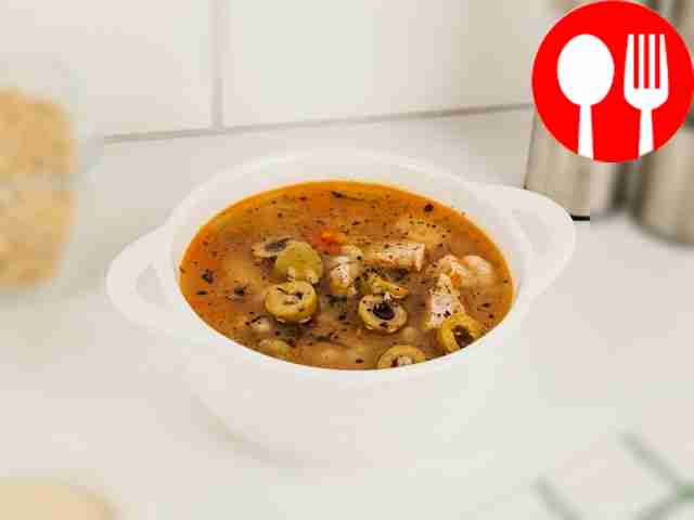 Rassolnik with olives