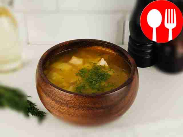 Pea soup with smoked chicken