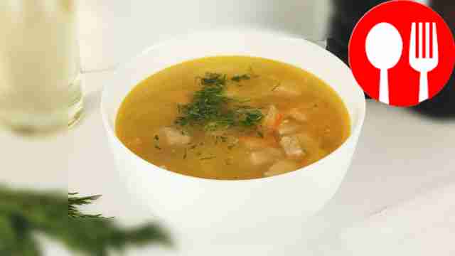 Pea soup with chicken