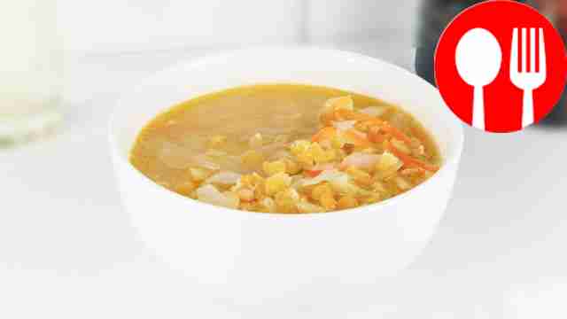 Pea soup with white cabbage