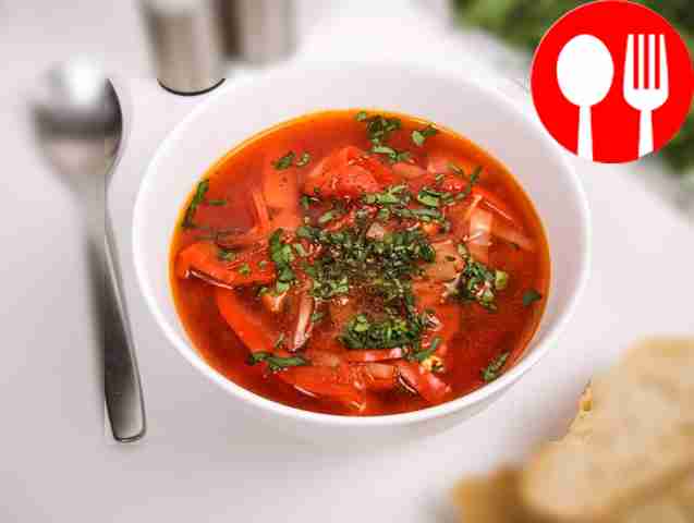 Добавьте измельчённую зелень.