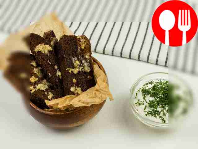 Toasts with garlic