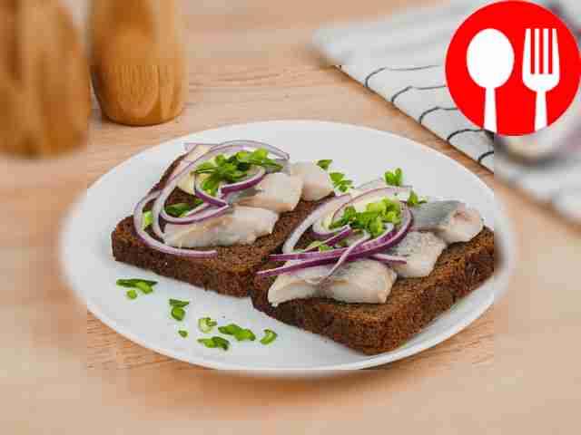 Sandwiches with herring