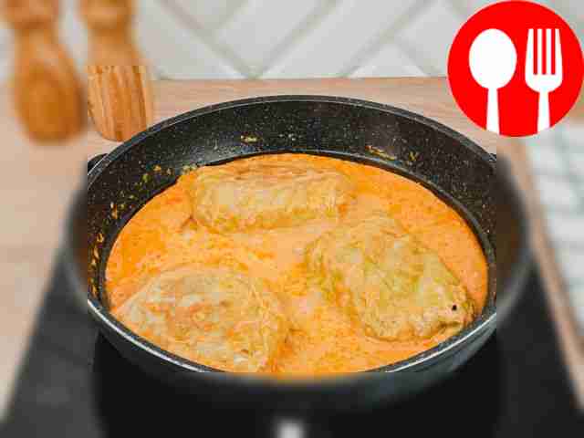 Плотно накройте сковороду крышкой и томите...