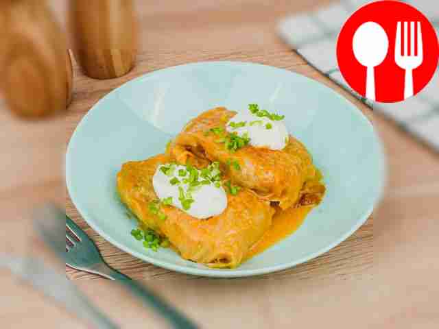 Голубцы с булгуром готовы. Подавайте блюдо со...