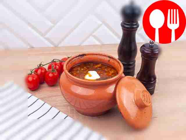 Cabbage soup in a pot