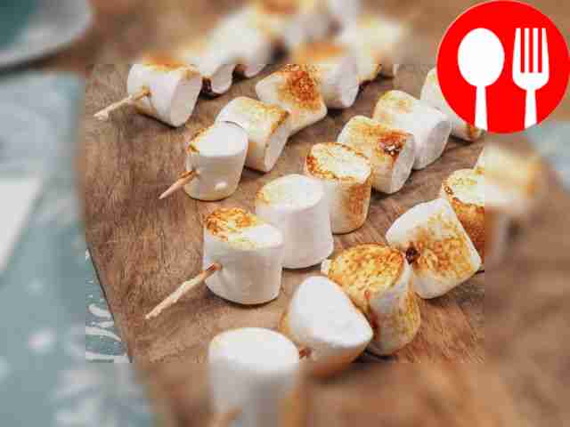 Marshmallows on the fire