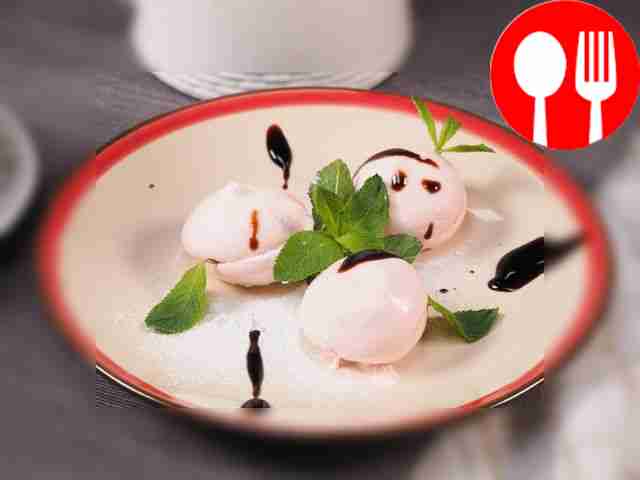 Strawberry marshmallows