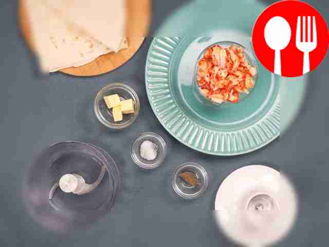 Rinse the crayfish necks. Prepare skewers,...