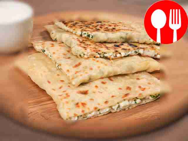 Kutaby with cottage cheese